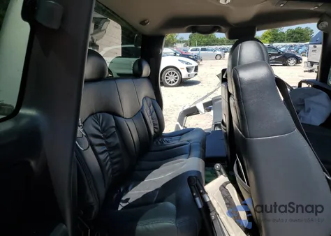 2000 Chevrolet Silverado C1500 from USA, damaged, VIN 2GCEC19T2Y1389742